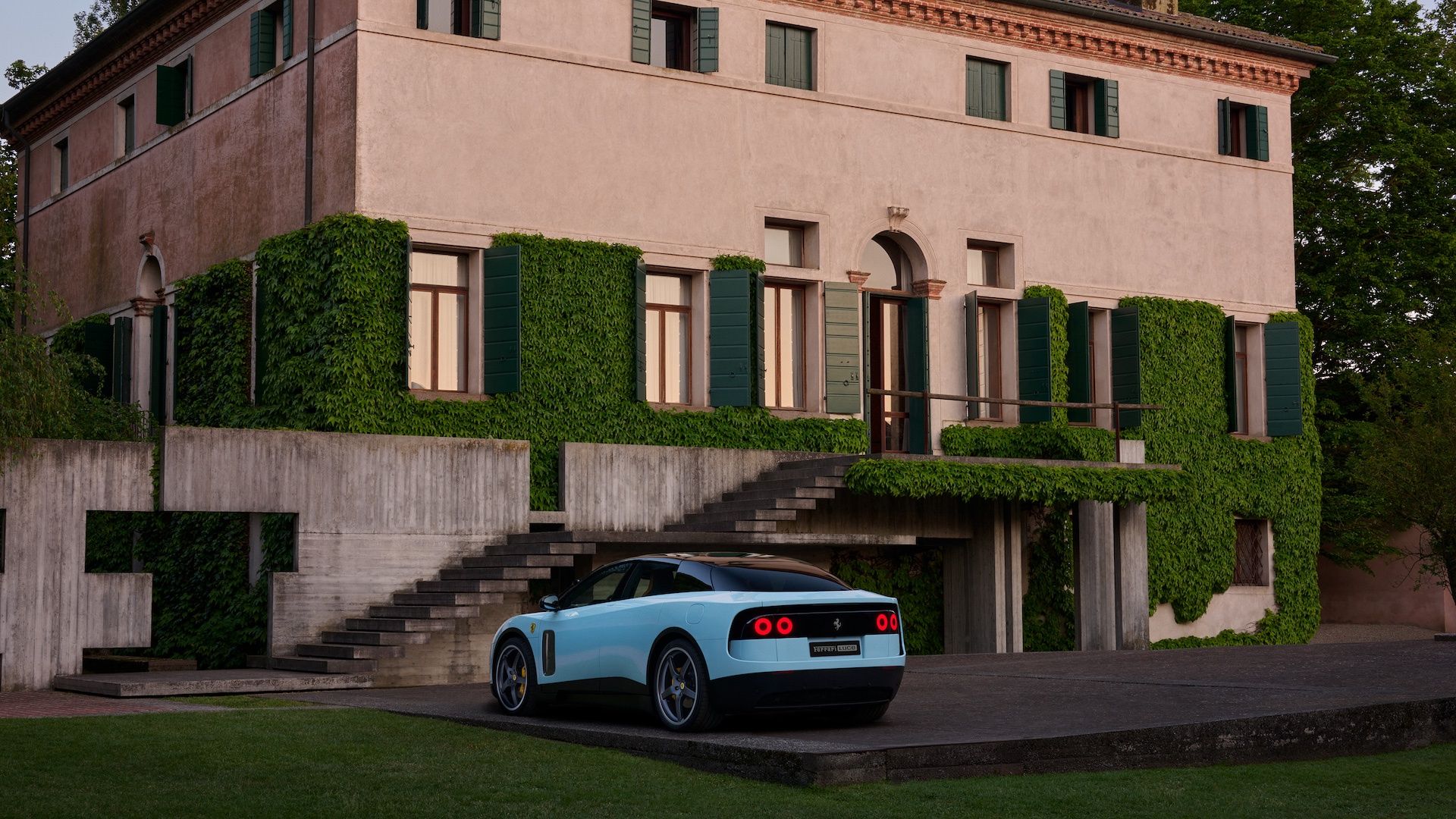 Ferrari Luce (2026)