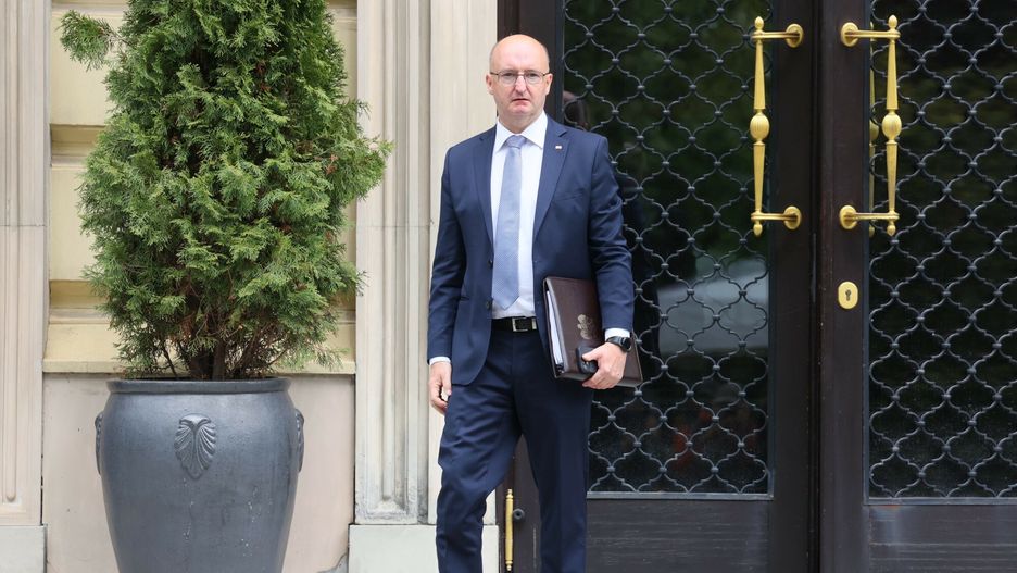 Ministrowie po posiedzeniu rz?du
Fot.Wojciech Olkusnik/East News, Warszawa, 16.05.2023. KPRM. Ministrowie po posiedzeniu rzadu.
N/z: sekretarz stanu w Ministerstwie Spraw Zagranicznych Piotr Wawrzyk.
Wojciech Olkusnik