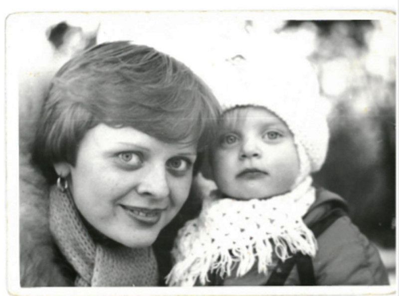 Mała Dorota z mamą