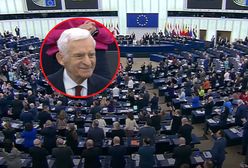 Wszyscy wstali. Tak europosłowie podziękowali Jerzemu Buzkowi