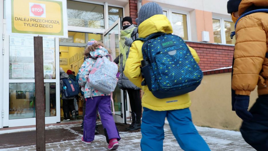 Powrót do szkół. Ministerstwo Edukacji i Nauki: "szkoły były na to przygotowane"