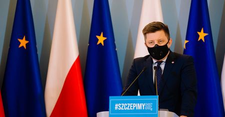 Szczepionka przeciw COVID-19. Dworczyk: Polska przekroczyła średnią dla UE