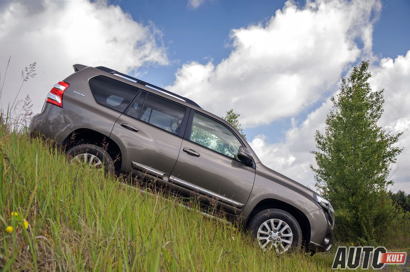Toyota Land Cruiser 150 3,0 D4D A/T Invincible - test [galeria zdjęć] 3