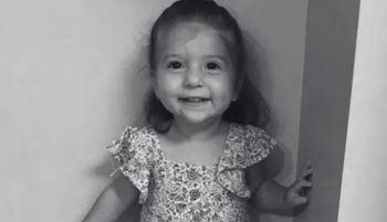 Zmiażdżył ją fotel. 2-latka umierała w aucie. Ogromna tragedia w USA