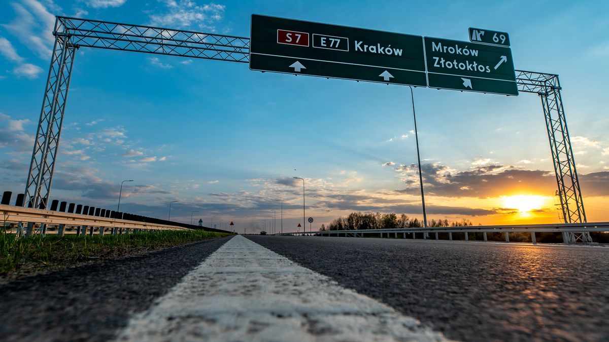 Droga ekspresowa S7, prowadząca z Warszawy w kierunku Krakowa