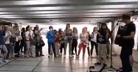 Białorusini odśpiewali pod ziemią "Mury" Kaczmarskiego. Ciarki przechodzą!