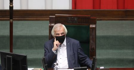 Nowe przepisy ws. COVID-19. Nawet Kaczyński wstrzymał się od głosowania