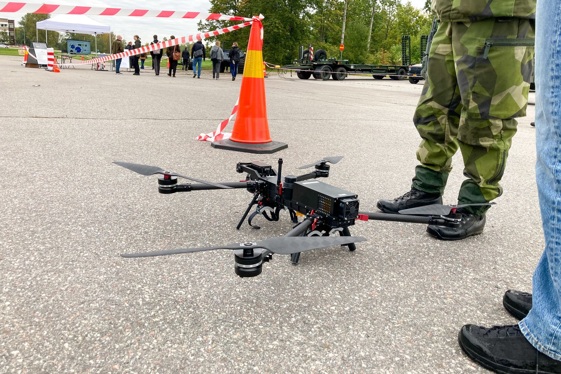 wiadomości,aktualności,WP Wiadomości Fragmenty wojskowego drona na plaży w Ustce