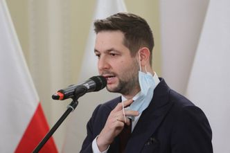 Patryk Jaki przekonuje, że Unia nam się nie opłaca. "Nie skłamali, ale prawdy nie powiedzieli"