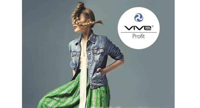 Stylizacje Tomasza Jacykowa w reklamach sklepów Vive Profit z odzieżą używaną