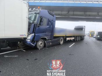 Wrocław. Karambol z udziałem czterech ciężarówek