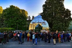 Trójka i afera ws. Listy Przebojów. Protest na Myśliwieckiej. Pojawiła się policja