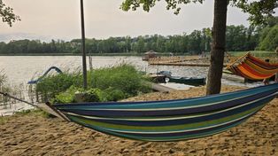 Kolejne nowości na letnisku niedaleko Leszna: większa plaża, hamaki i zaczarowany kamień