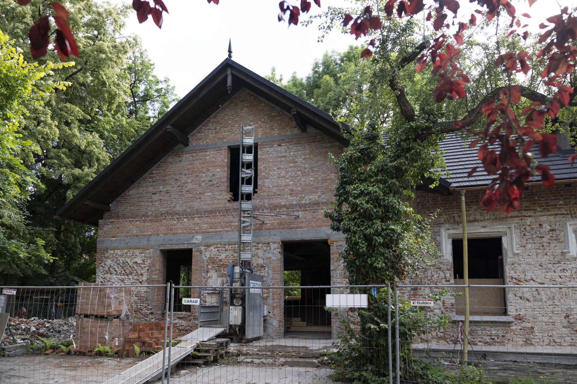 Jesienią ma się zakończyć remont Modrzejówki