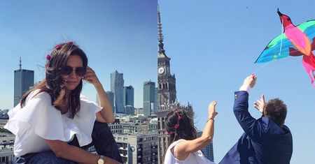Kinga Rusin pozuje NA KRAWĘDZI dachu! (FOTO)