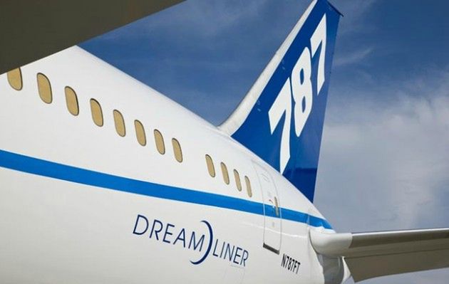 Drugi dreamliner LOT-u przylatuje do Warszawy