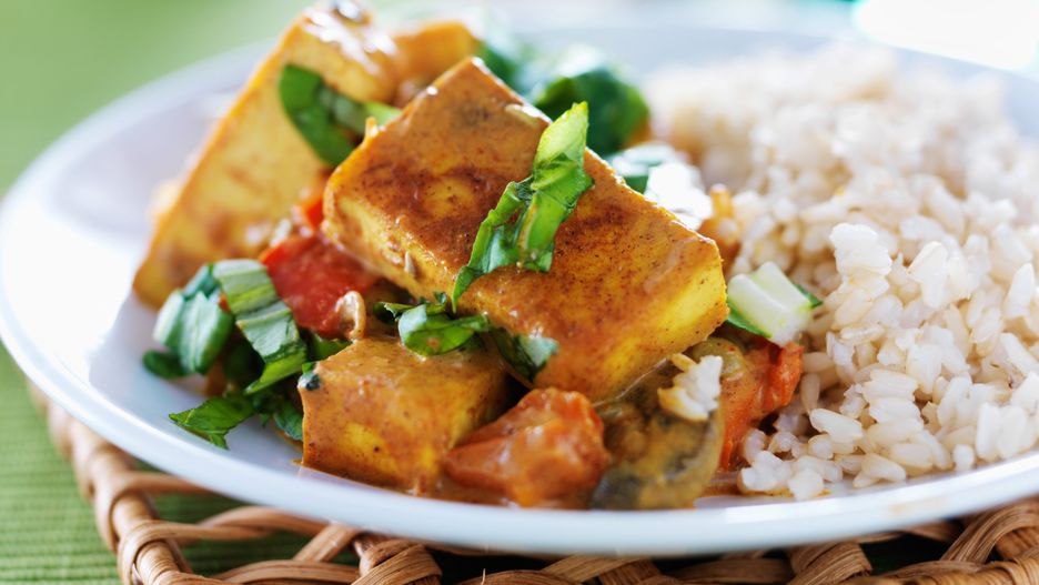Wegańskie curry z tofu i dodatkami