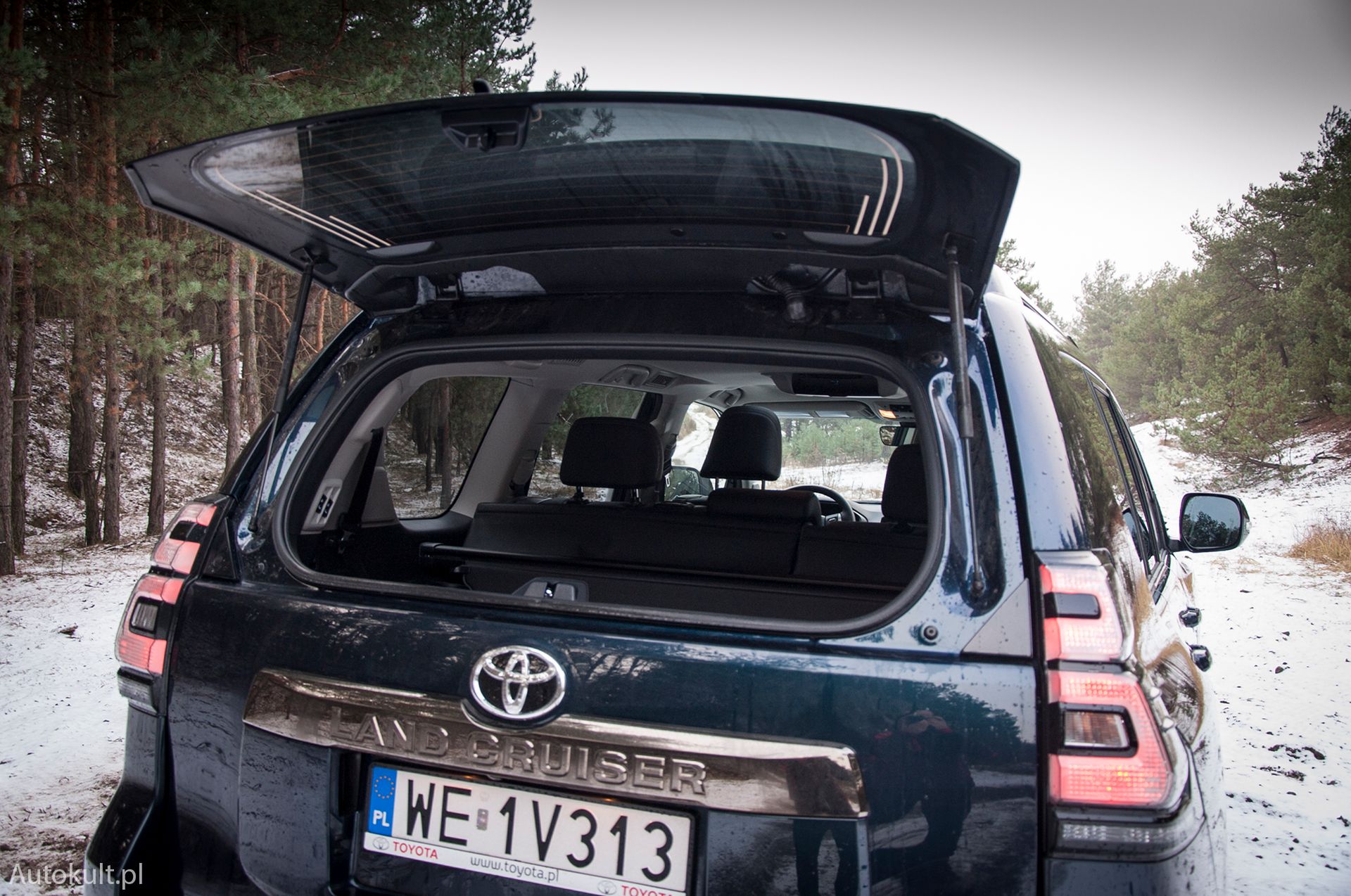 Toyota Land Cruiser (2021) (fot. Mateusz Żuchowski)