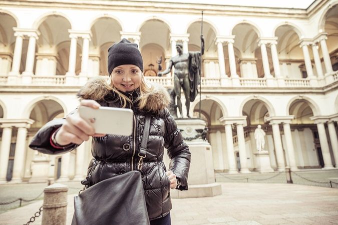 Muzea zabraniają kijków do selfie. Potrzebujemy technologicznego savoir-vivre! 2