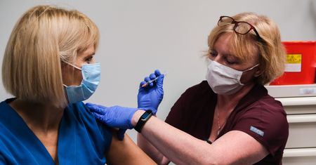 Problem z tempem szczepień. Polska chce odsprzedać preparaty na COVID-19