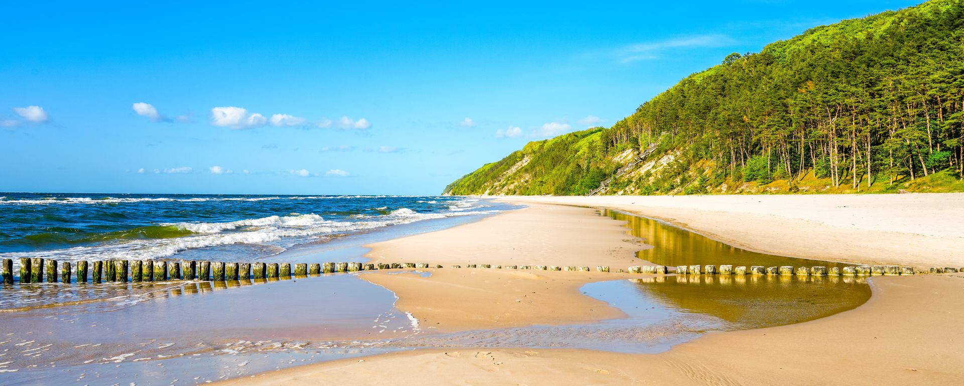 Idealne miejsce na relaks w sercu Międzyzdrojów. Szum fal koi tu zmysły