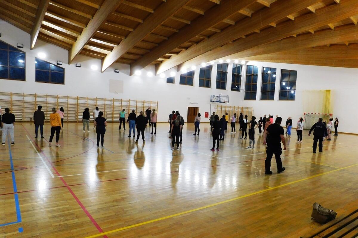 kobiety, hala sportowa