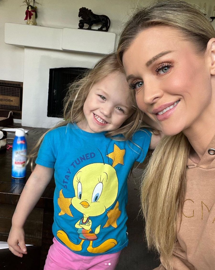 Joanna Krupa z córeczką