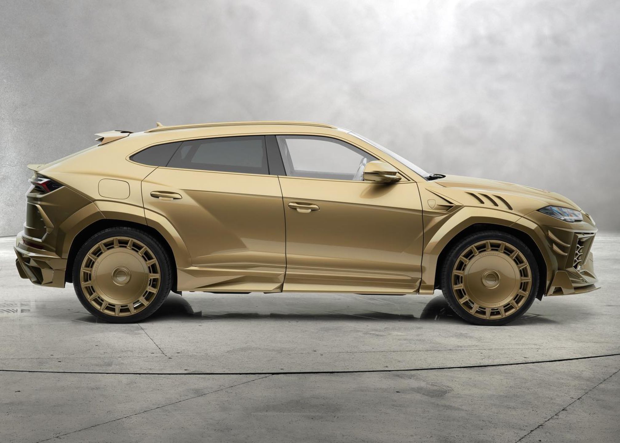 Mansory Venatus Bronzo Zenas, czyli złote Lamborghini Urus