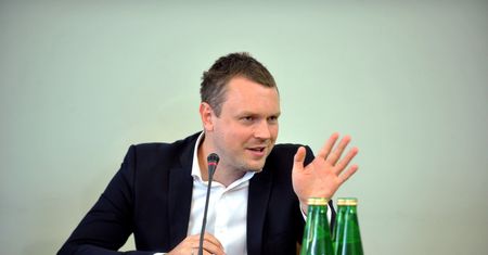 Michał Tusk ma dwie posady. Nadal prowadzi firmę i pracuje w urzędzie