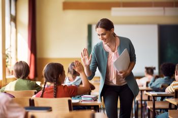 Dłuższy urlop dla nauczycieli. Nawet 8 tygodni więcej
