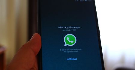 Każdy mógł usunąć twoje konto w WhatsAppie. Wystarczył mail