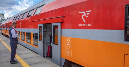 Awantura w pociągu. Konduktorka wulgarnie kłóciła się z pasażerem