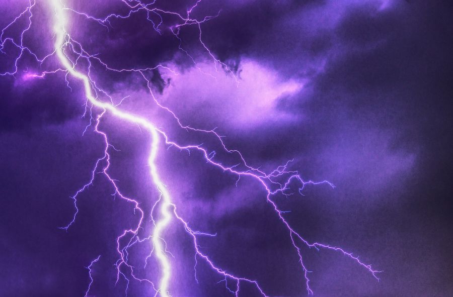 How to protect yourself from lightning in the mountains