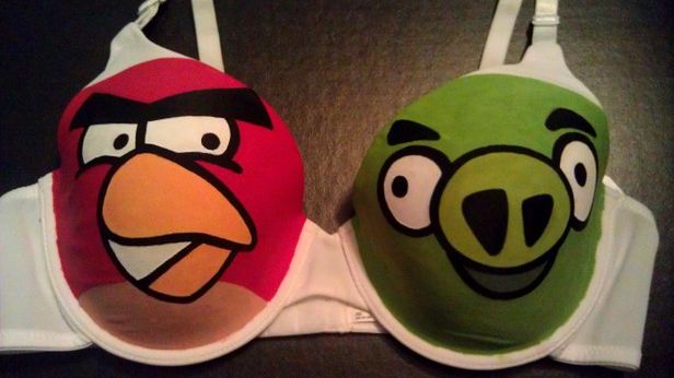 Stanik z Angry Birds, buty z Mario 1