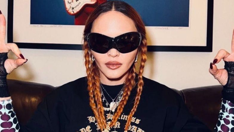 Madonna pozuje w koszulce z wizerunkiem Jana Pawła II i wyznaje: "Podążam śladami GIGANTÓW" (FOTO)