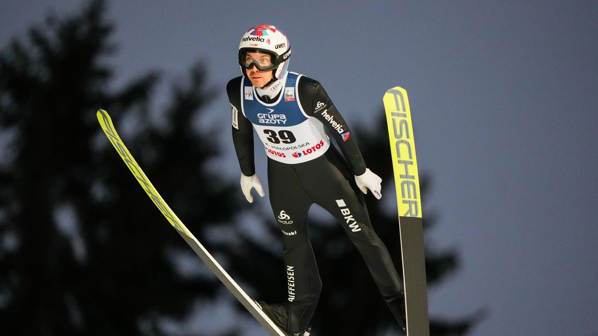 ZAKOPANE, POLAND - 2022/01/14: Simon Ammann seen in action during the training session of the FIS Ski Jumping World Cup. (Photo by Filip Radwanski/SOPA Images/LightRocket via Getty Images)