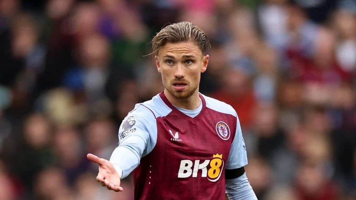 Matty Cash w barwach Aston Villi