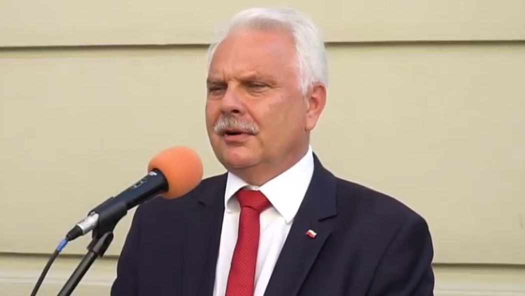 W Polsce zarejestrowano pierwszy przypadek zakażenia koronawirusem u norek - informuje Ministerstwo Rolnictwa i Rozwoju Wsi. Sprawę komentuje wiceminister zdrowia, Waldemar Kraska (na zdjęciu).
