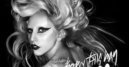 Naga Lady GaGa z... rogami! (FOTO)