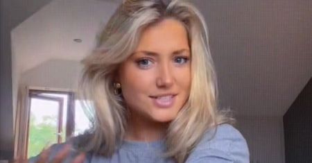 Radzi kobietom z dużym biustem, jak ubierać się latem. Sama ma miseczkę GG