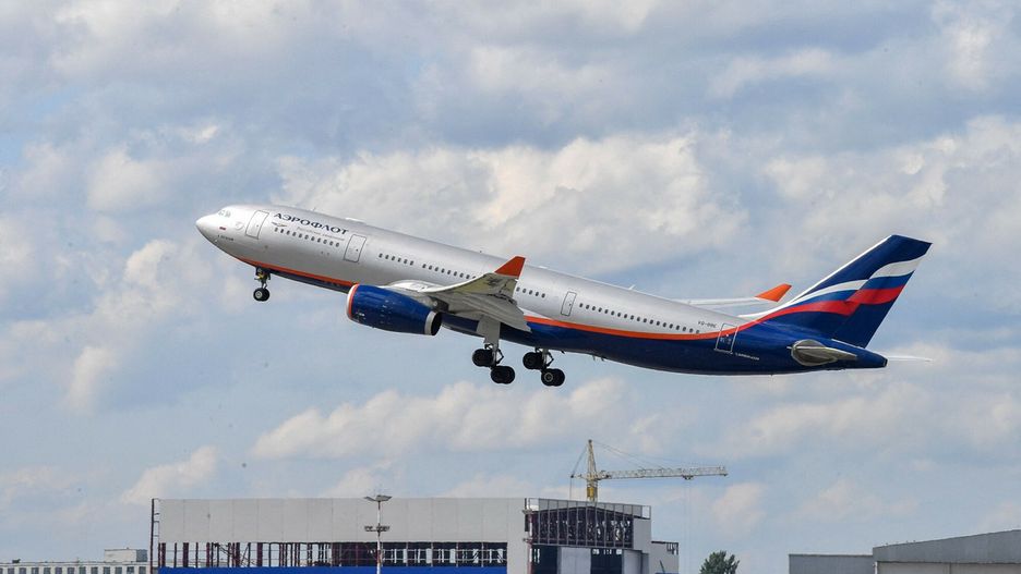 Sankcje pogrążają rosyjskie linie lotnicze. Samoloty są rozbierane na części