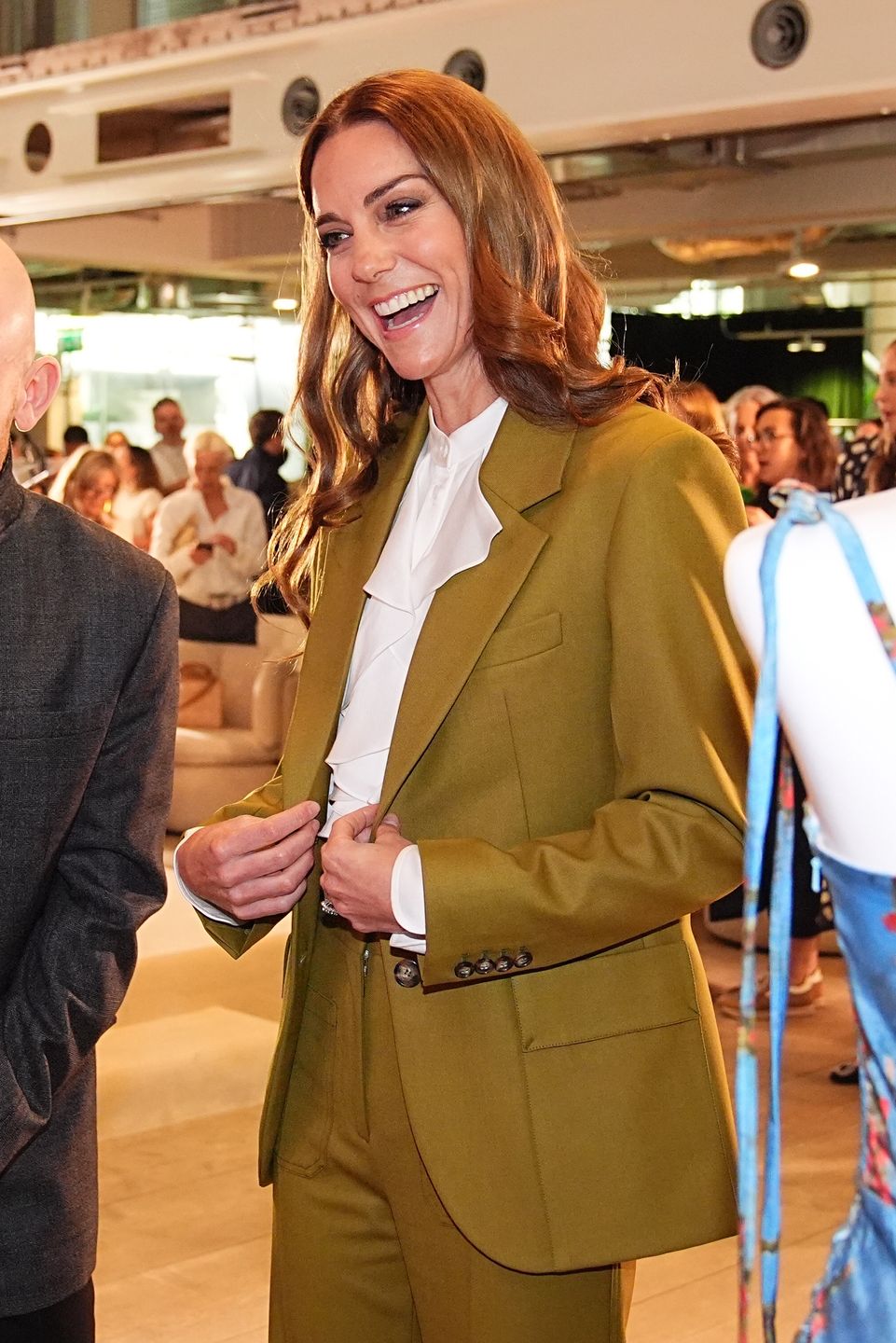 Kate Middleton w garniturze od Victorii Beckham