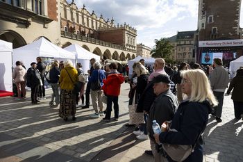 Kraków: Światowy Dzień Serca na Rynku Głównym. Bezpłatne badania dla mieszkańców, występy artystów i porady ekspertów