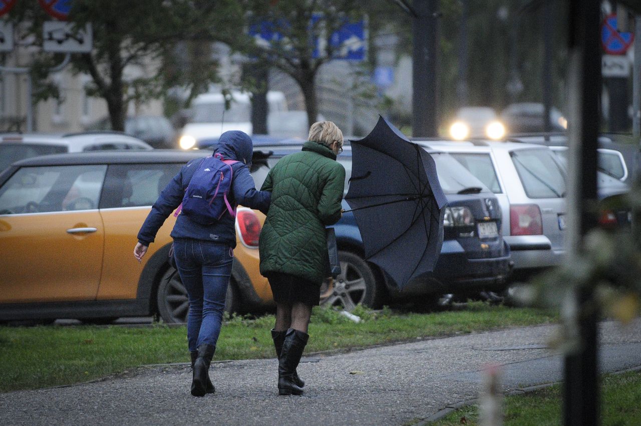 Pogoda. IMGW ostrzega przed silnym wiatrem