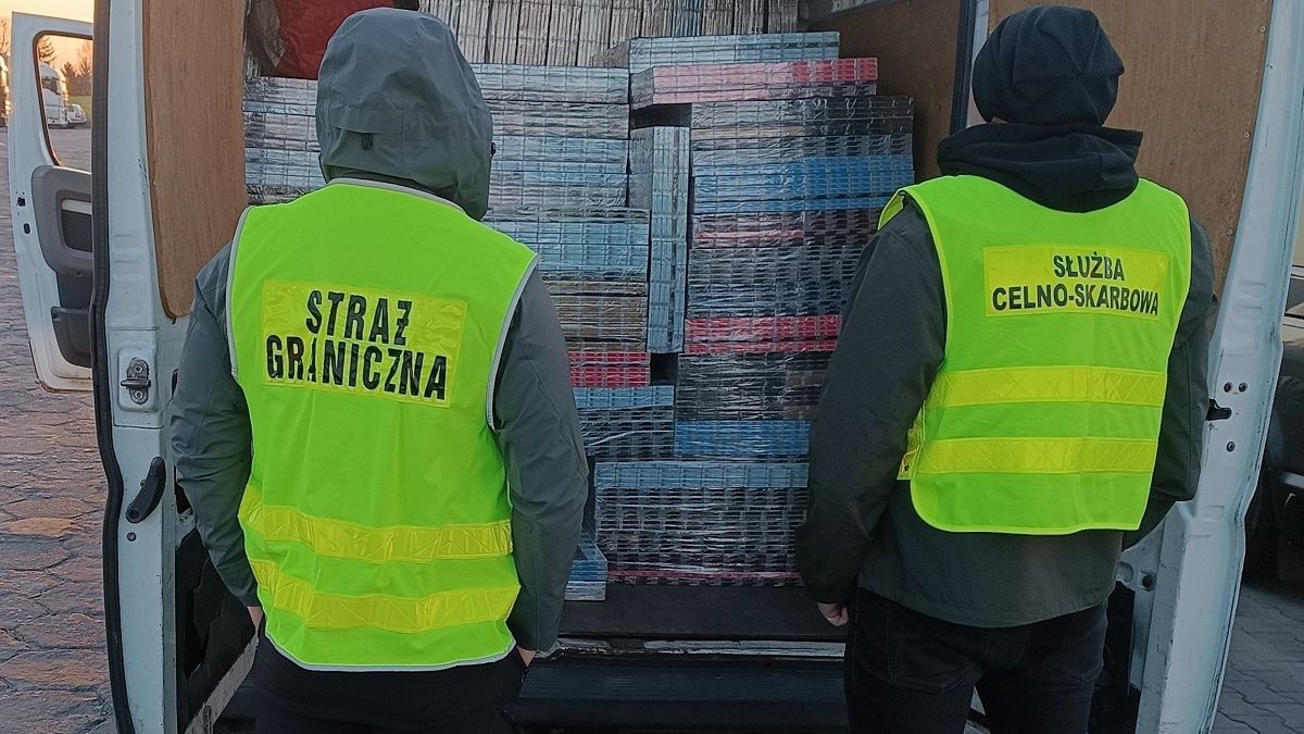 Funkcjonariusze Straży Granicznej i KAS