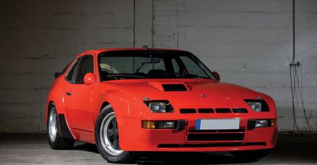Porsche 924 Carrera GTS trafi na aukcję. Jest bardzo rzadkie, więc może być dobrą inwestycją