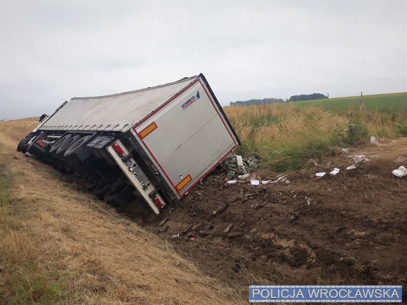 Wrocław. Wypadek na A4. Kierowca ciężarówki zasnął za kierownicą