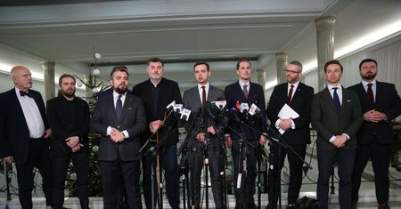 Trzech posłów Konfederacji opuszcza partię KORWiN. Krytykują Janusza Korwin-Mikkego