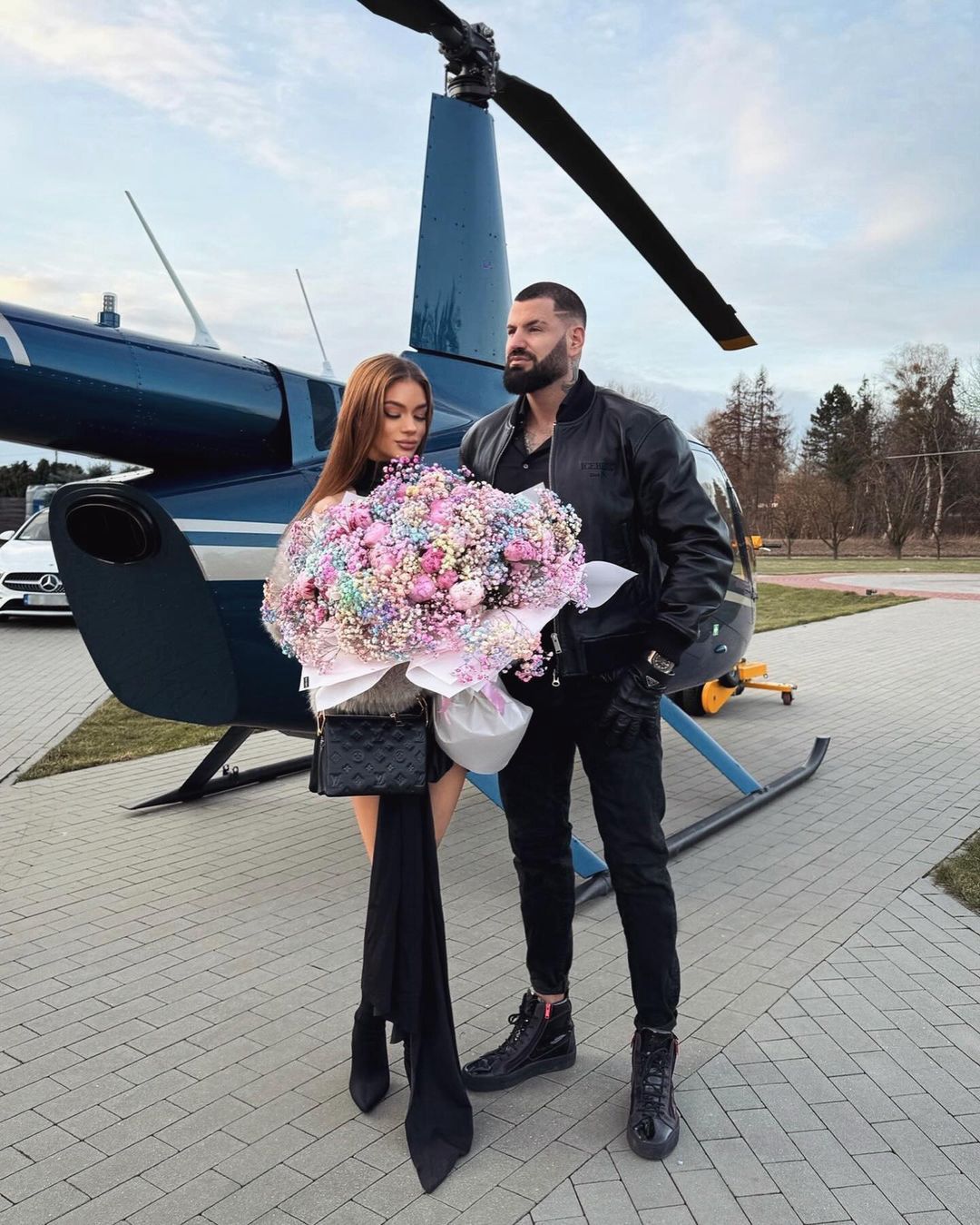Wojtek Gola z dziewczyną