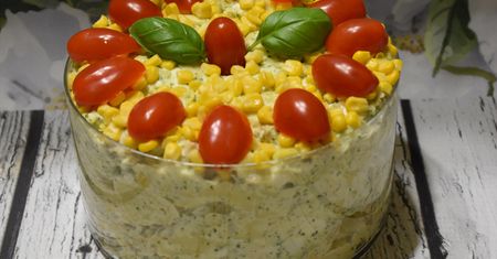 Szybka sałatka z tortellini. Doskonała na Święta i sylwestra